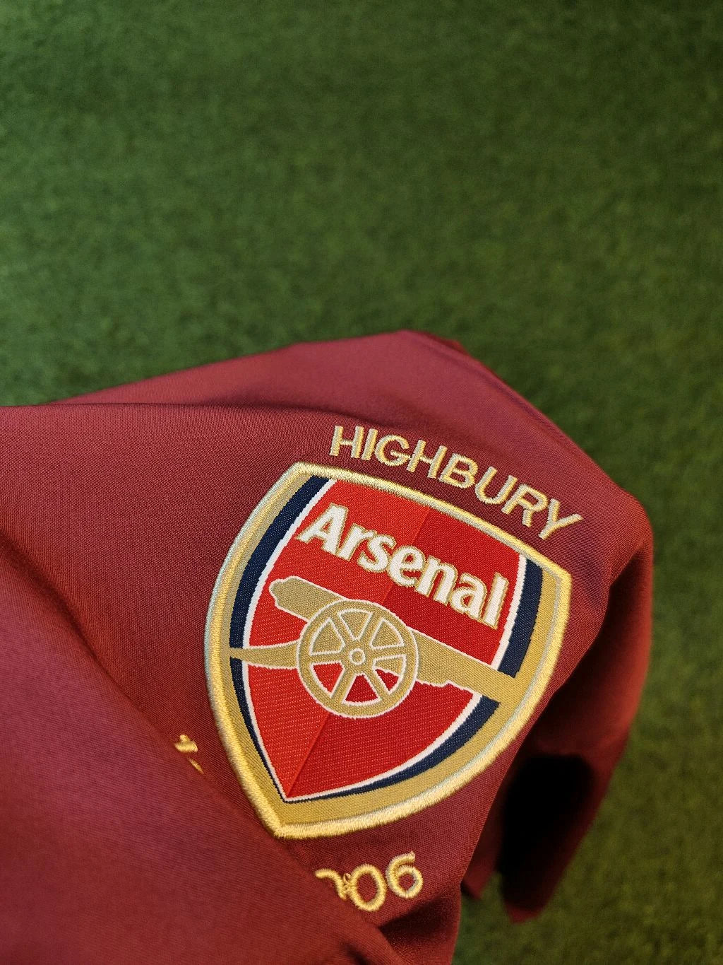Retro Arsenal 2005-06 O2 Home Jersey