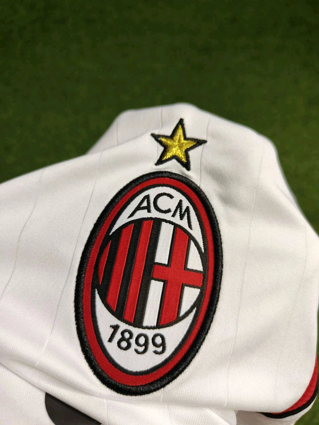 Retro AC Milan Away 2006-07 Half Sleeve