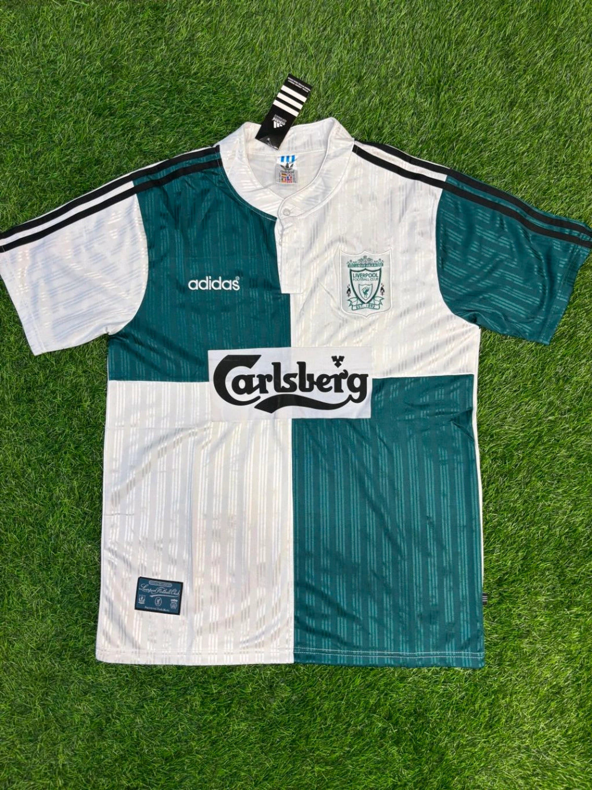 Retro Liverpool FC 1995-96 Away Half Sleeve