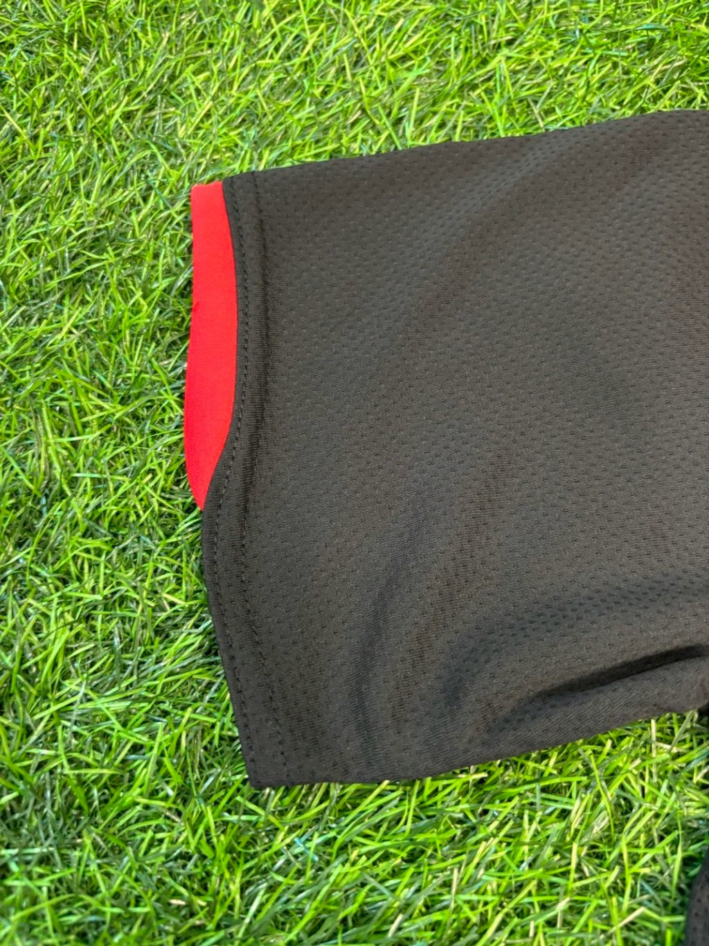 Retro Manchester United AIG 2007-08 Away Half Sleeve